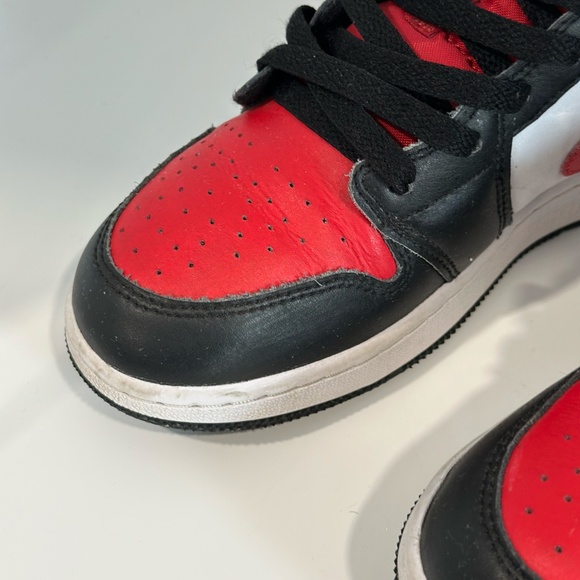 Nike Air Jordan 1 Mid “Bred Toe” / White-Black-Red | Size US 5.5Y - Picture 2 of 10
